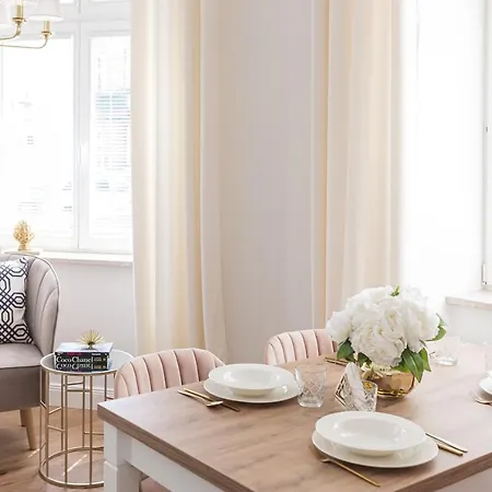 Golden Place Apartament *