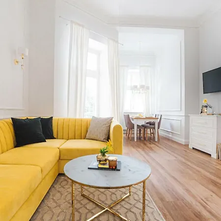 Golden Place Apartman *
